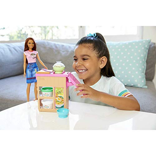 Barbie GHK44 - Pasta-Spielset und Puppe (brünett) und Arbeitsbereich, mit Zubehör und Spielknete, Spielzeug ab 4 Jahren – Bild 5