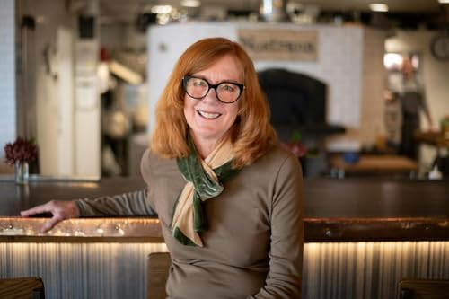 Portland Chef Cathy Whims on the secrets to cooking in Italy, being tutored by the legendary Marcella Hazan, and helping turn Portland, Oregon into a culinary force Podcast Por arte de portada
