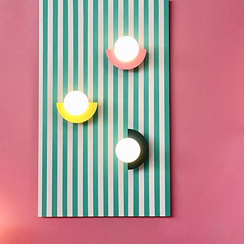 Lampe murale géométrique pour salon résolvant le manque de lumière