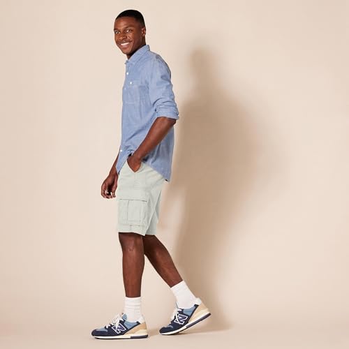 Image of Amazon Essentials Men's 10 inch Classic-Fit Cotton Twill Cargo Shorts with Multiple Pockets, Zip Fly, Button Waist (Available in Big & Tall)