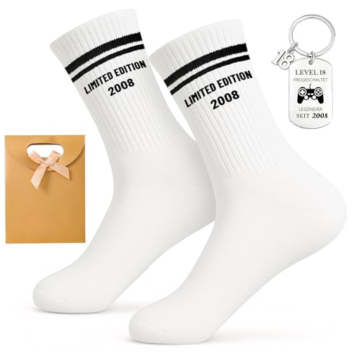 PIujsym Geschenk zum 18 Geburtstag Junge Set - Limited Edition 2008 Socken & Schlüsselanhänger Set - Lustiges 18. Geburtstag Junge Geschenk & Witzige Socken Gr. 38-45 Baumwolle mit Geschenktüte