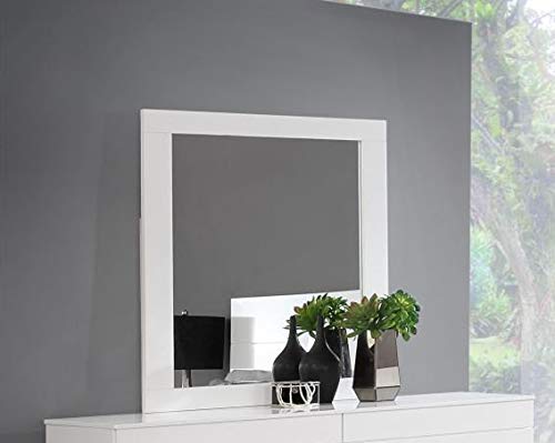 GTU Furniture Modern White Lacquered Queen Size Bedroom Set (4 Pc)