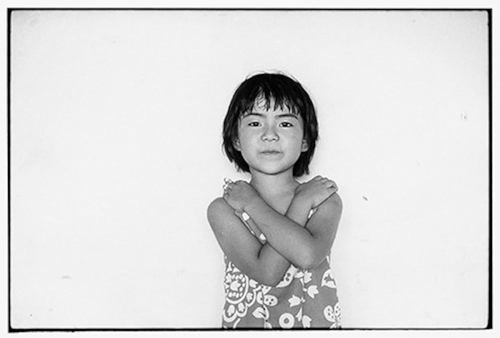 Amazon.co.jp: 牛腸茂雄写真 こども : 牛腸 茂雄: 本