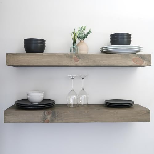 URBANDI Estantes flotantes modernos de 3 pulgadas de grosor para pared, estantes anchos para cocina, sala de estar, dormitorio y baño, madera de pino natural, estante de madera rústica (juego de 2)