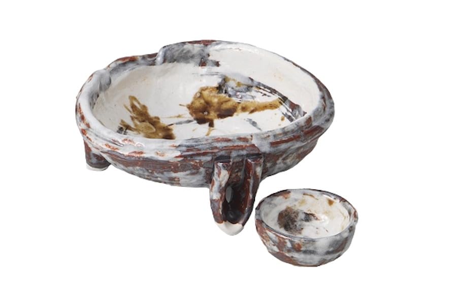 志野焼　三つ足の盛り鉢 志野焼 三つ足の盛り鉢 - メルカリ