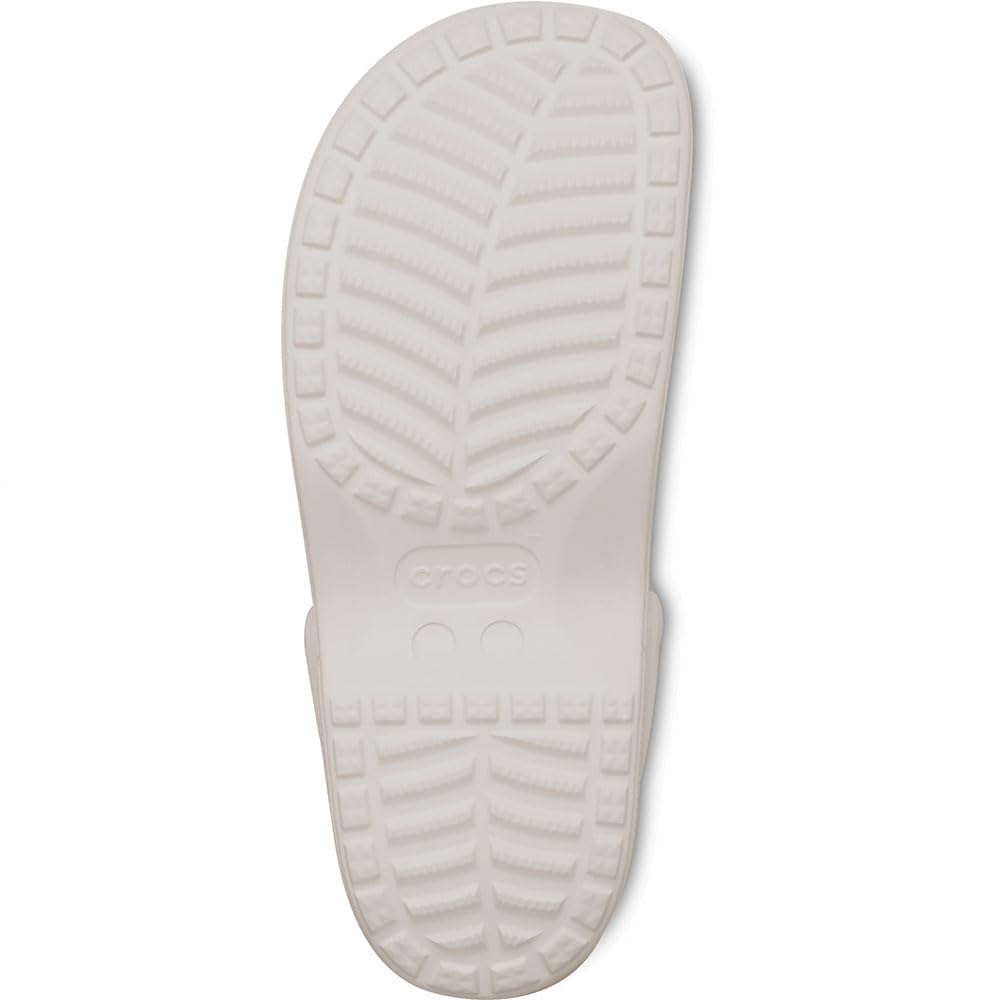 Gros plan sur la sangle ajustable des sabots Crocs Classic Mary Jane pour enfant, soulignant son design.