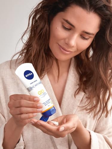 NIVEA 3in1 Anti-Age Q10 Hand Creme (75 ml), Anti-Falten Handpflege mit Q10 und UV-Filter, pflegende Hautcreme für normale bis trockene Hände