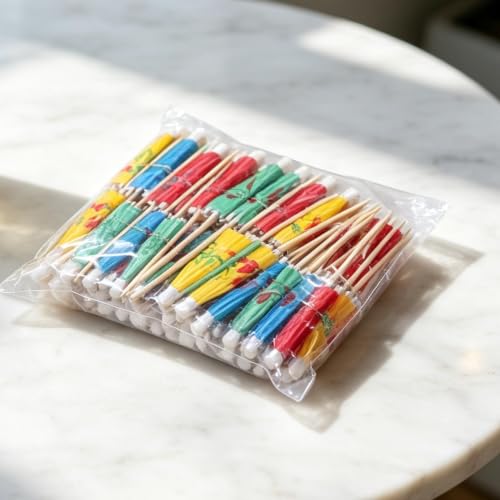 Sombrillas para bebidas que transforman vasos simples en cócteles tropicales 4