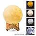 Produktbild Mond Lampe 12cm Nachtlampe 3D Mondlampe 3 Farbe LED Mondlicht mit Grußkarte, Touch Sensor und dimmbar, USB Wiederaufladbar Nachtlicht Geschenk für Kinder und Liebhaber Weihnachtsgeschenk