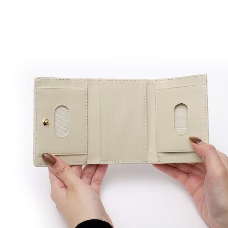 本日のみ値下げ‼️ニャンコ先生　三つ折り財布　浅草文庫 ニャンコ先生 デザインの浅草文庫®三つ折り財布が受注生産商品