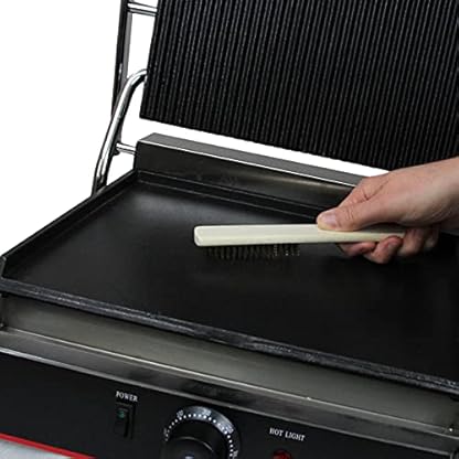 KuKoo Edelstahl Panini Grill Elektrogrill Sandwichtoaster Grill Tischgrill 1/2 glatt-1/2 gerillt 2200W mit Gratis Draht Reinigungsbürste und 2 x Fettauffangschalen 43 cm (B) x 31 cm (T) x 21,5 cm (H) – Bild 5