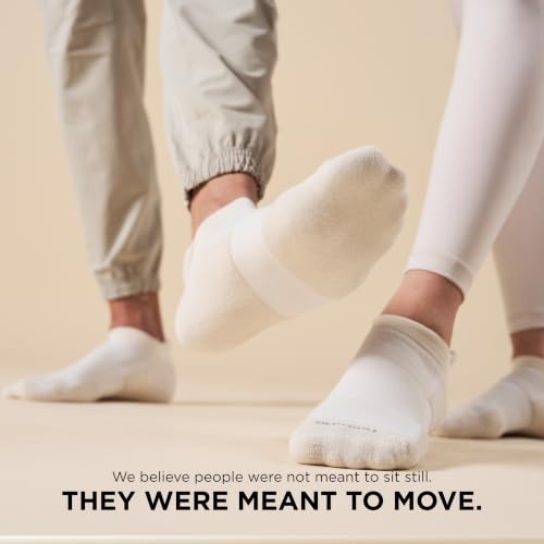 Image of Feetures High Performance Max Cushion Ankle Sock - Tab Socks for Women & Men with Heel Tab
