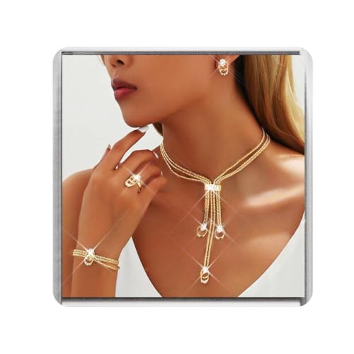 Ushiny Ensemble de bijoux minimalistes en plaqué or avec pendentif rond et boucles d'oreilles, bracelet et bague en strass pour femme