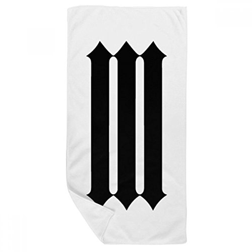 Serviette de bain douce chiffres romains noirs au design moderne