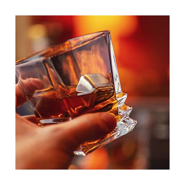 Amerigo Whisky Piedras Set de Regalo de Acero Inoxidable con 2 Vasos de Whisky - Alta Tecnología de Refrigeración - Regalos Hombre - 8 Reutilizables Cubitos de Hielo + Posavasos Originales + Pinzas - Imagen 8