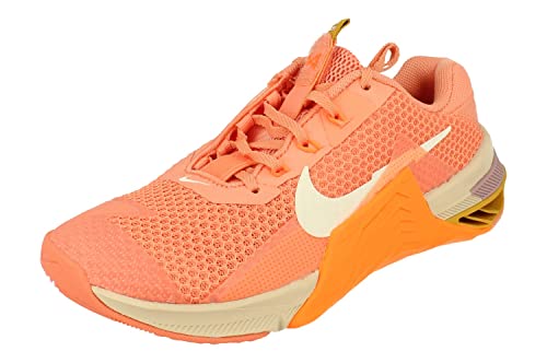 NIKE Mujeres Metcon 7 Trainers CZ8280 Sneakers Zapatos (UK 8 US 10.5 EU 42.5, Crimson Bliss Sail 600)
