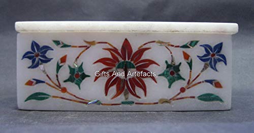 Boîte à bijoux rectangulaire contre le désordre de table