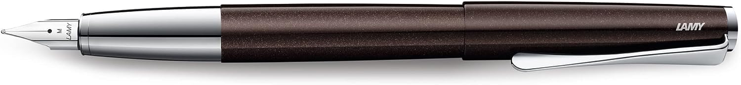 Lamy studio Dark Brown Pluma estilográfica universal en elegante caja de metal – Pluma dorada de 14 quilates, parcialmente platino y trazo EF, incluye cartucho de tinta T 10 azul