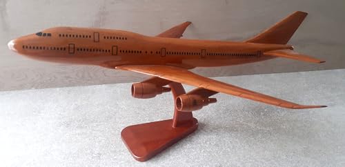 Maquette d'avion Boeing 747 en bois vernis finie sans colle pour eviter les montages complexes