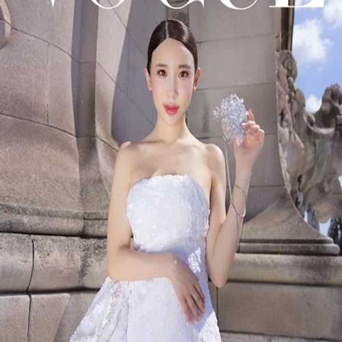 『Vogue Showcases Madison Zhao in a Magical Snow Queen Look』のカバーアート