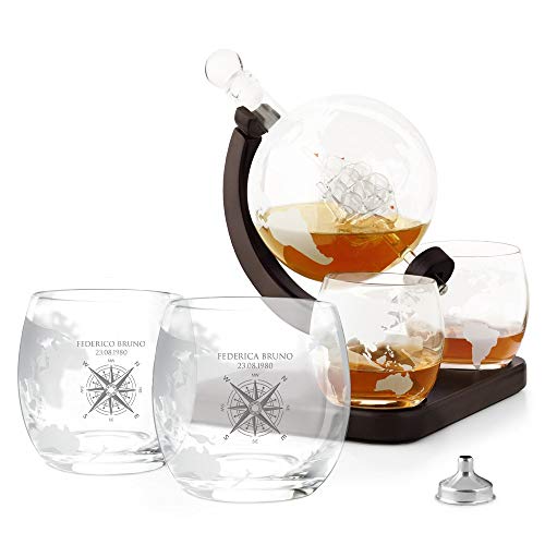 Maverton Decanter per Whisky in vetro - incisione personalizzata - Caraffa a forma di mappamondo da 850 ml + 4 Set bicchieri whisky - idea regalo per la coppia - viaggiatori
