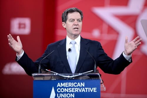 Sam Brownback on the Urgency of Religious Freedom Podcast Por arte de portada