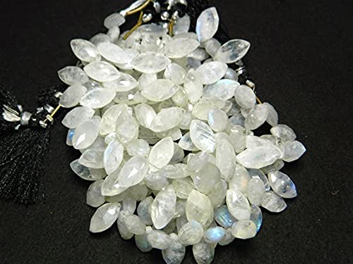 Pierre de lune briolette facettée pour revitaliser les designs de bijoux en manque d'éclat