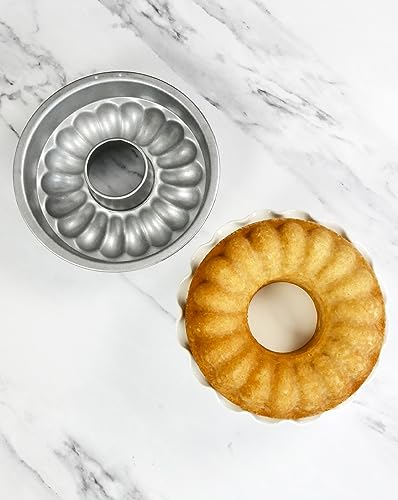 Image of USA Pan Global Savarin Tube Cake Pan