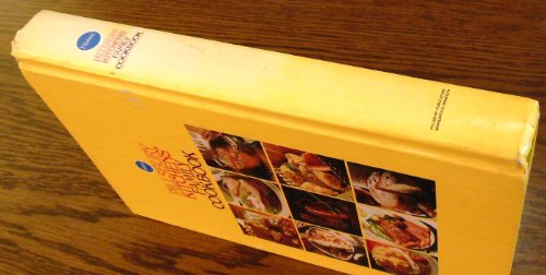 Pillsbury Kitchens' Family Cookbook B000P4CJF0 Book Cover