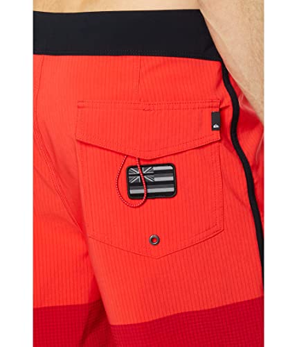 Quiksilver Men's Standard Highlite Scallop 19 Boardshort Swim Trunk3