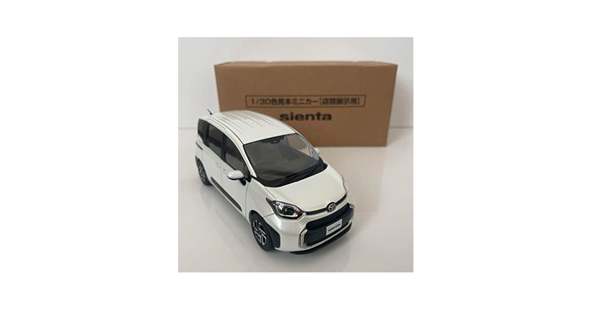 NY　プレミオ&シエンタ　展示用　カラーサンプル　ミニカー Amazon.co.jp: 新型シエンタ ミニカー カラーサンプル ホワイト