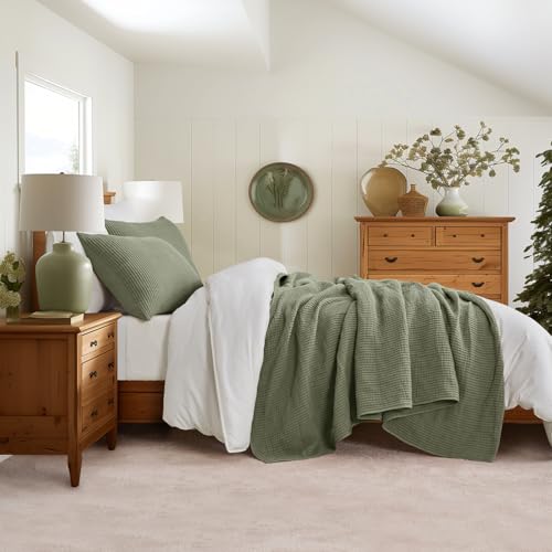 Image of EVERGRACEHOME Cotton Coverlet Set Full Queen Size 3 Pieces, Lightweight Soft Ribbed Matelasse Bedspread Quilt Set, Cozy Oversized Quilted Bedding Set with 2 Pillow Shams for All Seasons, Olive Green