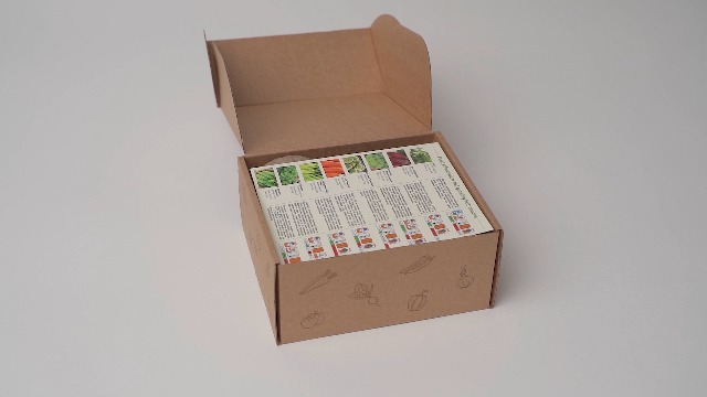 Grand Seed Growing Kit - 30 Vegetable Seeds Varieties - Gloves with Claws, 6 Biodegradable Peat Pots, 6 Bamboo Plant Markers - Grow Your Own Indoor Garden - Ideal Gardening Gift