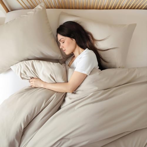 Image of ROSGONIA Oversized King Comforter 120x120, 3pcs Super King Comforter (1 Light Khaki Comforter & 2 Pillowcases) Lightweight Warm Bedding Blanket Quilt