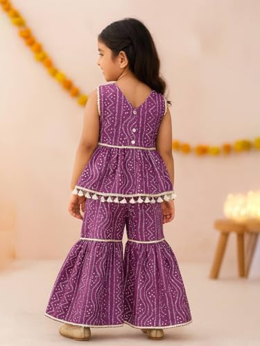 Image of Nautinati Girls Nauti Nati Girls Printed V Neck Pure Cotton Kurti With Sharara Dupatta