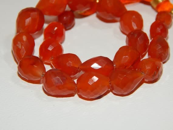 Cornaline facettée en forme de goutte 6x8mm pour création de bijoux de lithothérapie uniques