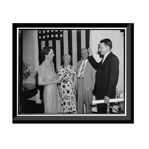 A new Civil Service Commissioner takes oath. Washington, D.C., July 8. Arthur S. Flemming, republican, recently named a member of the United States Civil Service Commission to succeed Samuel H. Ord...