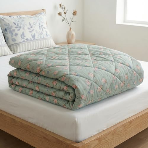 Image of Mafatlal Tulip Premium 120 GSM Quilted Comforter for Single Bed | Reversible, AC Blanket & Skin Friendly | 60 x 90 Inch | Pistachio Green