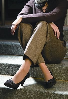 Futuro Energizing Ultra Sheer Mild Knee Highs 8-15 mmHg Medium Black