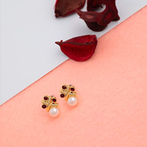 Tone Pearl Hug Kiss Stud Earrings