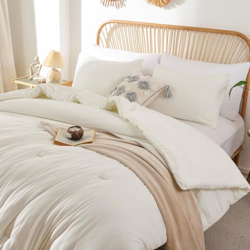 Image of ROSGONIA Oversized King Comforter 120x120, 3pcs Super King Comforter (1 Ivory Comforter & 2 Pillowcases) Lightweight Warm Bedding Set Blanket Quilt