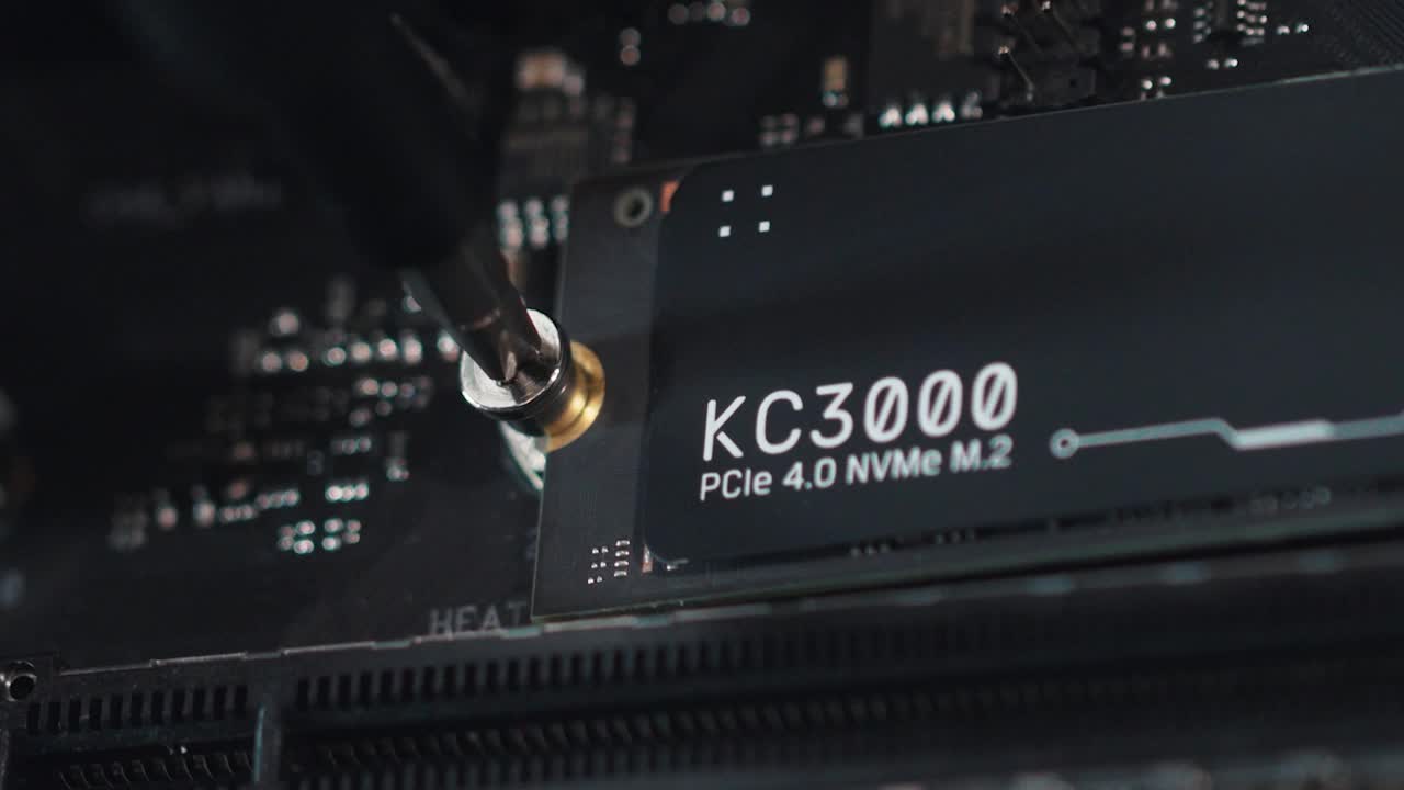 Kingston KC3000 PCIe 4.0 NVMe M.2 SSD - High-performance storage