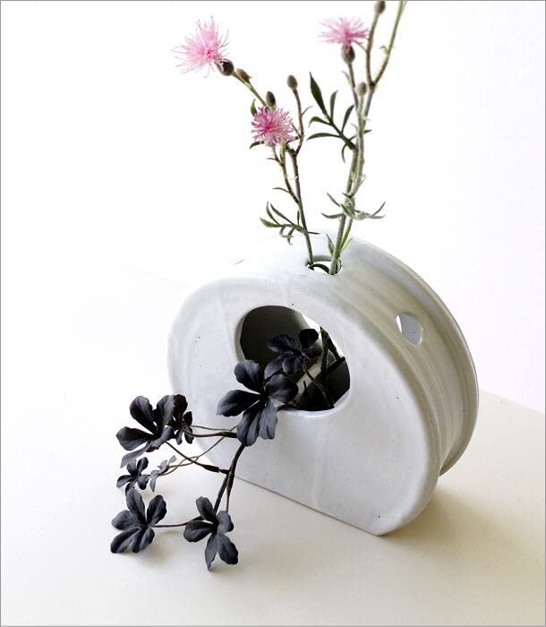 Amazon.co.jp: 花器 陶器 モダン 丸窓 デザイン 花瓶 瀬戸焼 日本製
