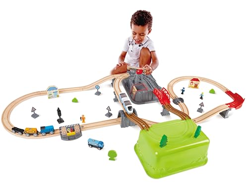 Hape Eisenbahn-Baukasten-Set mit integrierter Lagerbox und Güterzug aus Holz, ab 3 Jahren