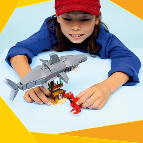 Image of LEGO Creator Fierce Shark with a Treasure Chest Toy - Rebuilds into Anglerfish or Manta Ray - 31381