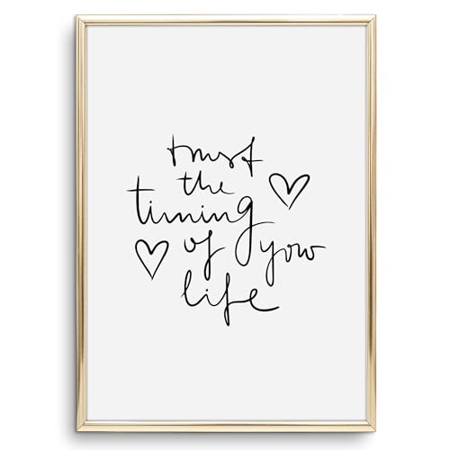 Tales by Jen Kunstdruck, Sprüche Poster: Trust the timing of your life | Stilvolles Premium Poster auf hochwertigem Papier | Schwarz weißes Handlettering Wand Bild fürs Wohnzimmer | Ohne Bilderrahmen