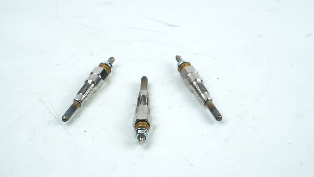 ぬぬぬ Amazon.com: Glow Plug, New, Kubota, 15221-65510, New Holland