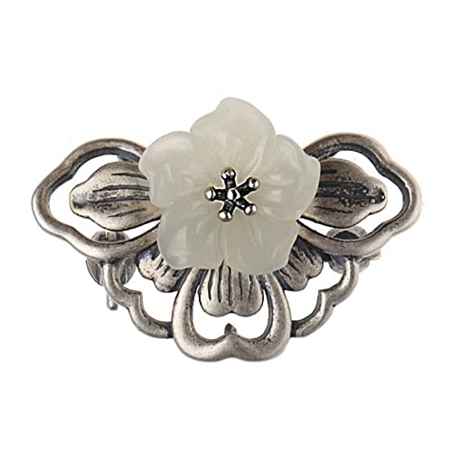 Broche en argent jade ethnique à offrir comme bijou de créateur unique