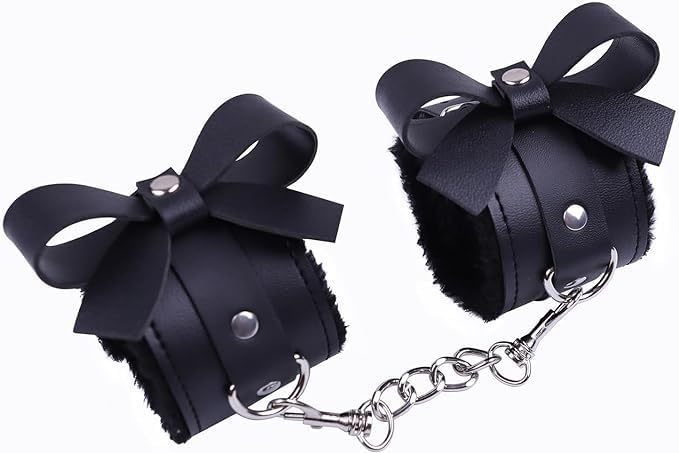 Bracelet en cuir noir tressé et son nœud à la finition élégante