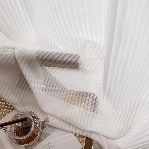 Rideaux blancs en polyester texturé : le raffinement des rayures légères à œillets - 8